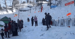 سیاحوں کا برفباری کے بعد نتھیا گلی اور دیگر سیاحتی مقامات کا رُخ